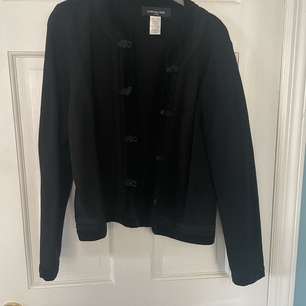 Jones New York Black petite blazer with velvet and embroidered accents